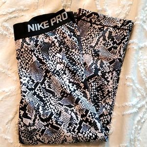 Workout capri leggings